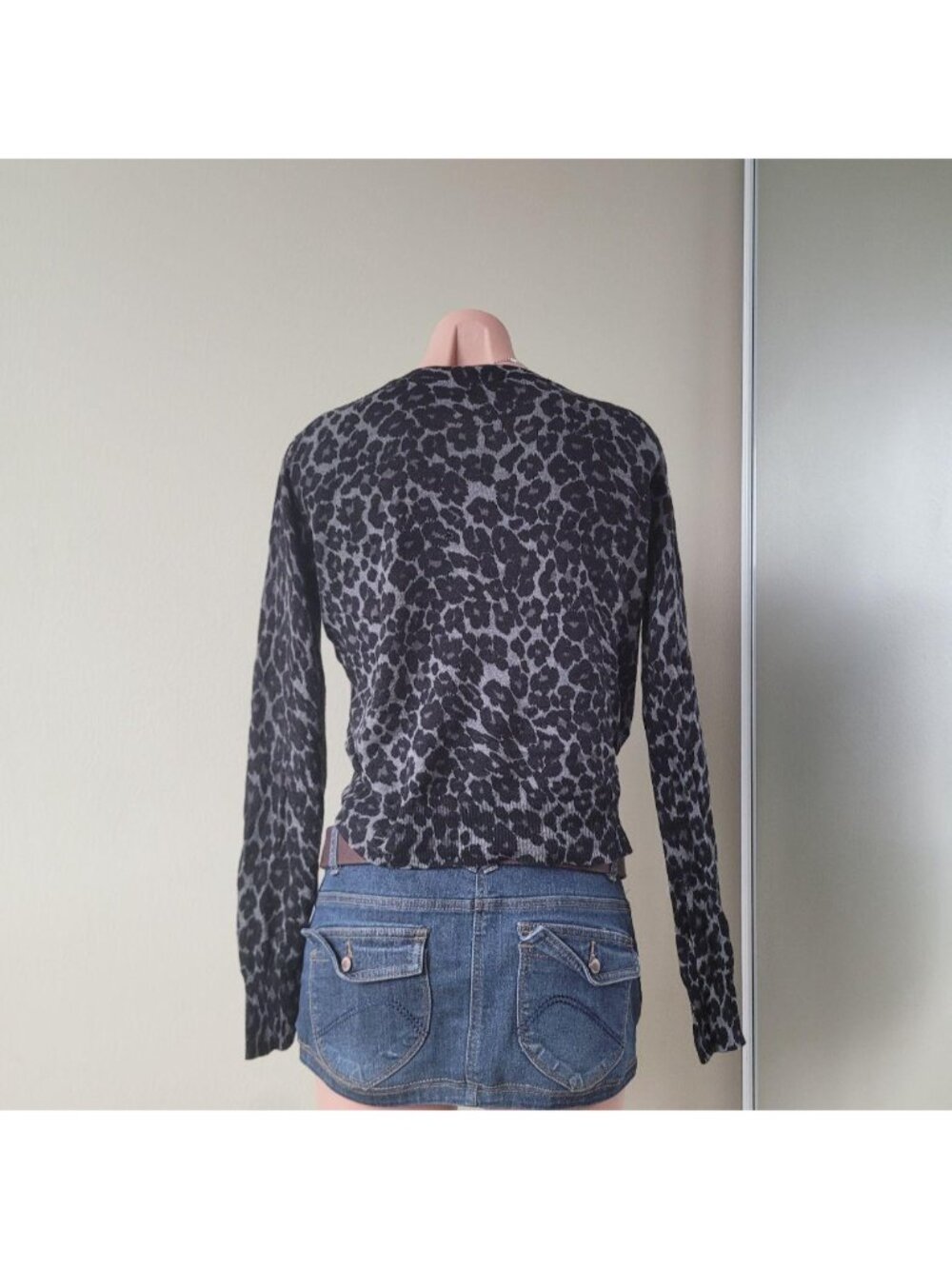 Joe Fresh Leopard Cheetah Print Cropped Vintage Knit Cardigan (S) - Picture 5 of 7